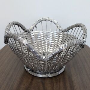 Vintage Silver Color Aluminum Scalloped Edge Woven Basket